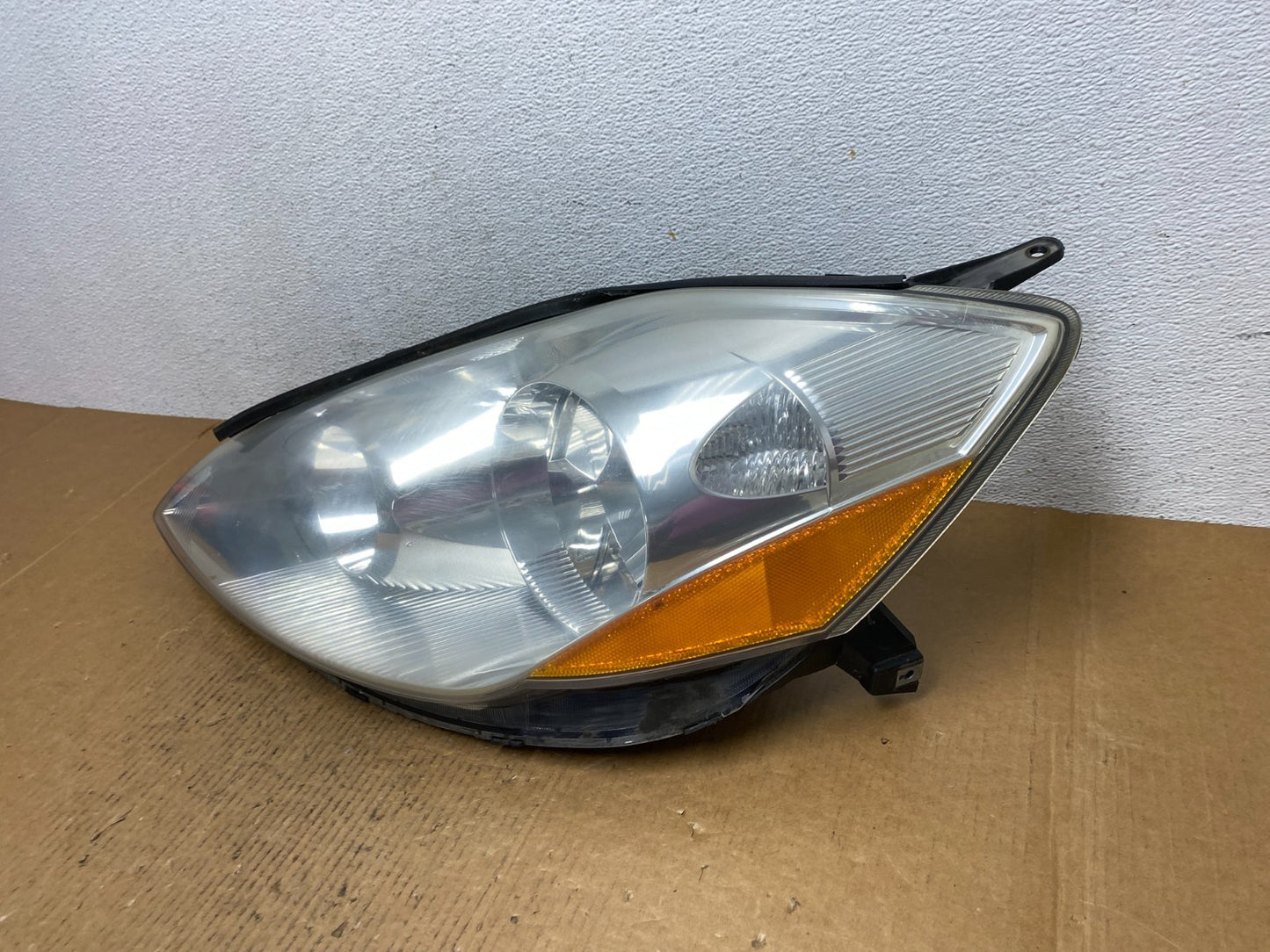 2006 to 2010 Toyota Sienna Left Driver Lh Side Headlight Halogen AE0492 DW1