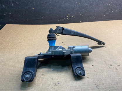 2010 - 2015 Hyundai Tucson Rear Glass Windshield Wiper Motor AA0660 DG1