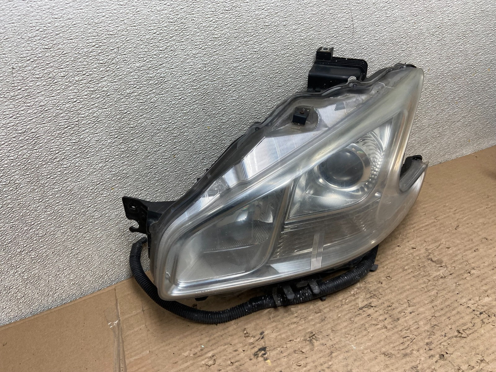 Halogen 2009 to 2014 Nissan Maxima Left Driver LH Side Headlight AA9613 DW2