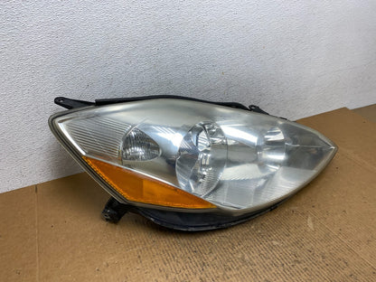 2006 to 2010 Toyota Sienna Right Passenger Rh Side Headlight Halogen AE1600 DW2