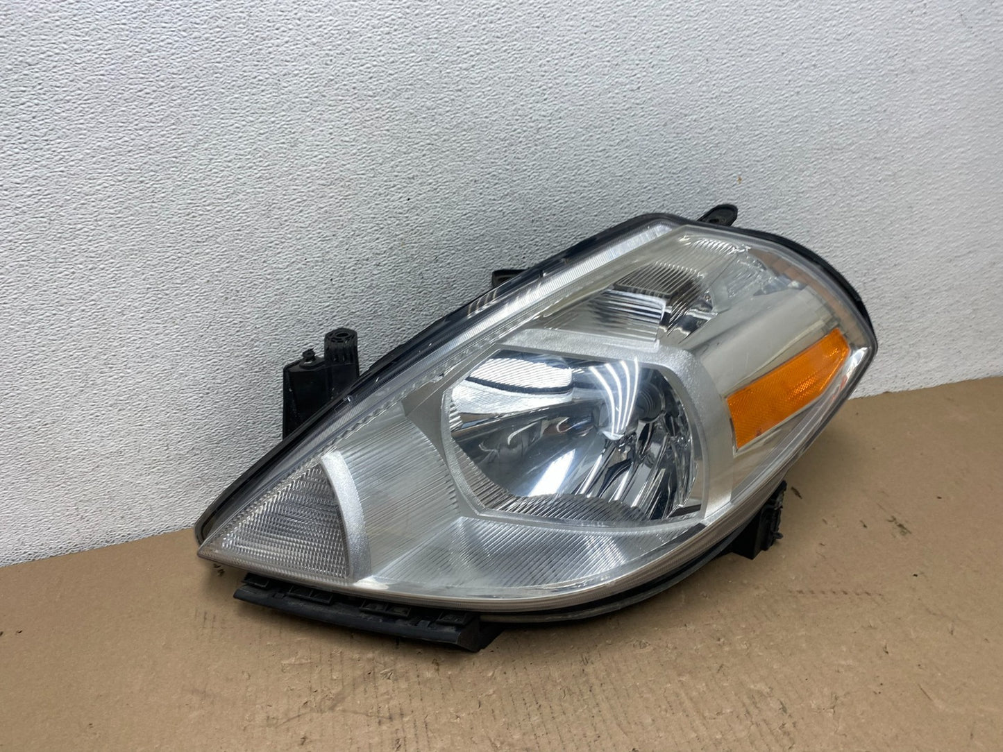 2008 to 2012 Nissan Versa Headlight Halogen Left Driver Lh Side AF3187 DW0