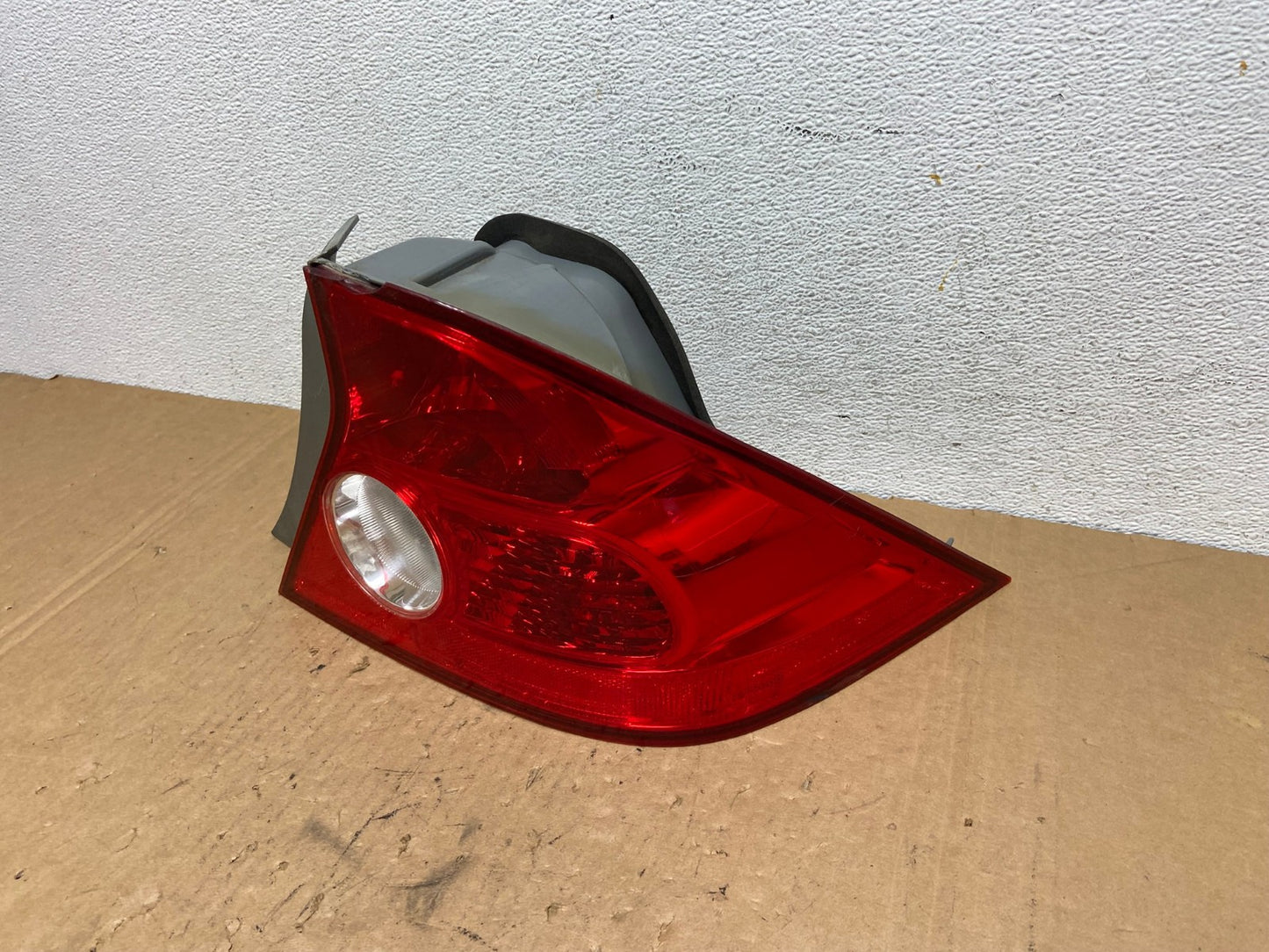 2004-2005 Honda Civic Coupe Right Passenger Rh Side Tail Light AD3212 LK1