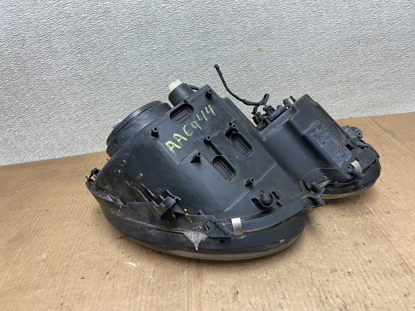 2003-2006 Mercedes E E320 E350 Left Driver Lh Side Halogen Headlight AA6944 DW8