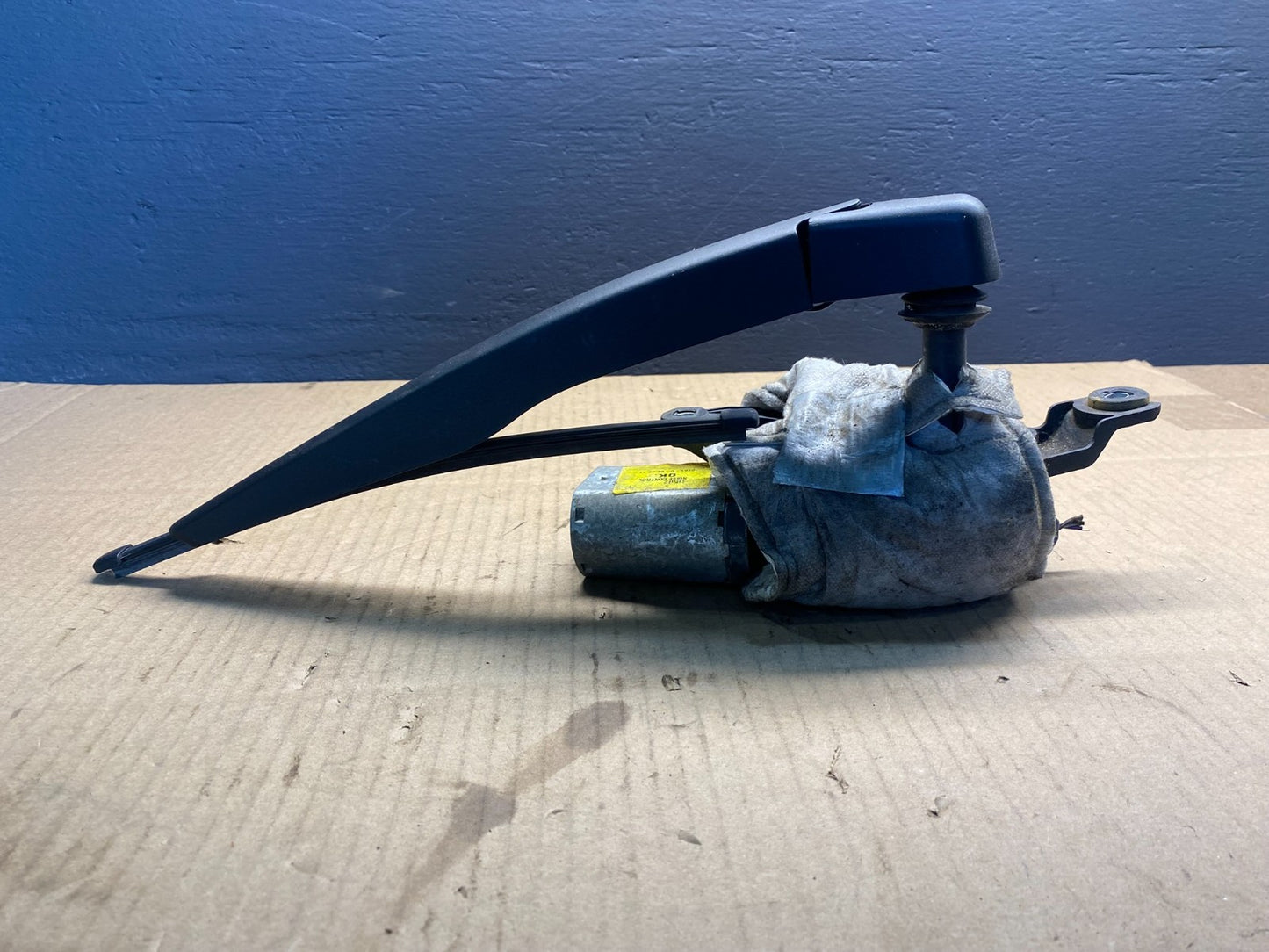 2011 to 2019 Ford Explorer Rear Windshield Wiper Motor OEM AB4185 DG3