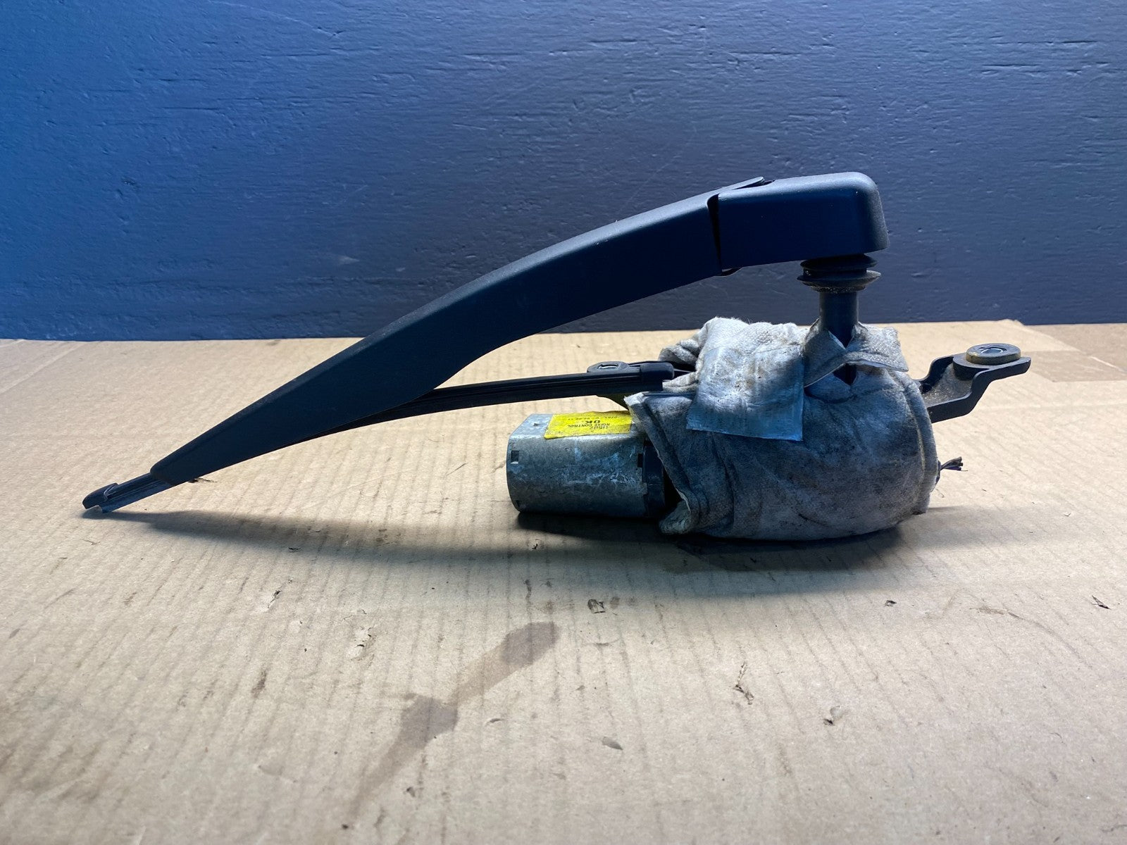 2011 to 2019 Ford Explorer Rear Windshield Wiper Motor OEM AB4185 DG3