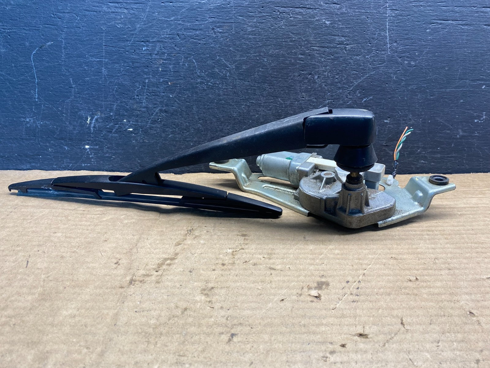 2011 to 2013 Infiniti QX56 QX80 Rear Wiper Motor ad9850 DG3