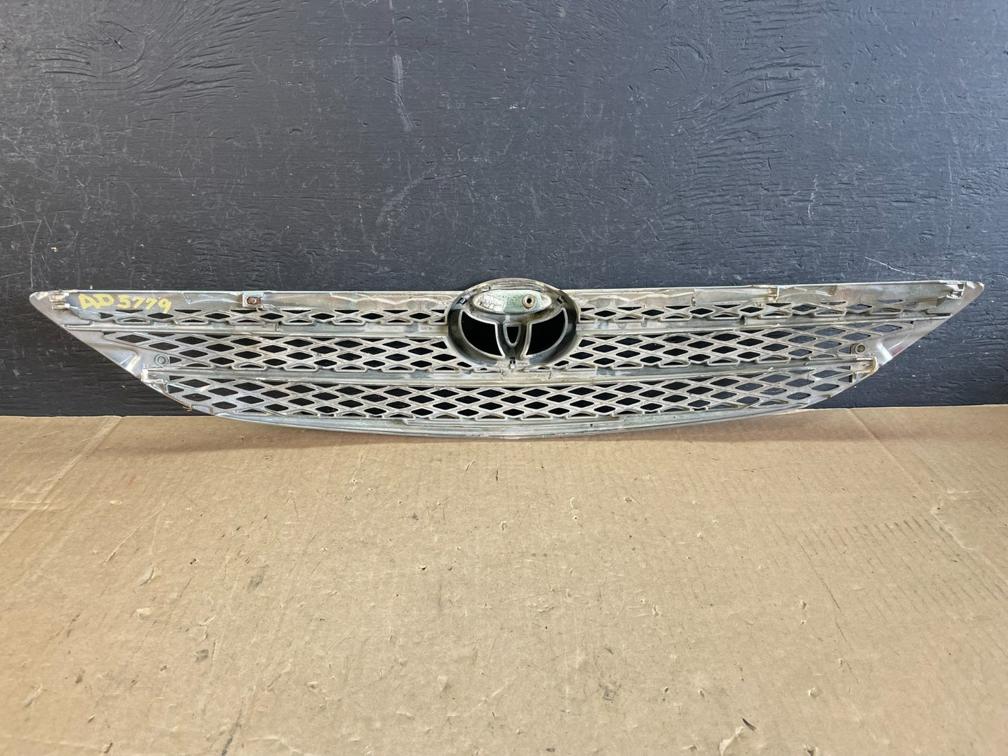 2002 2003 2004 Toyota Camry Front Upper Grill Grille AD5779 DG3