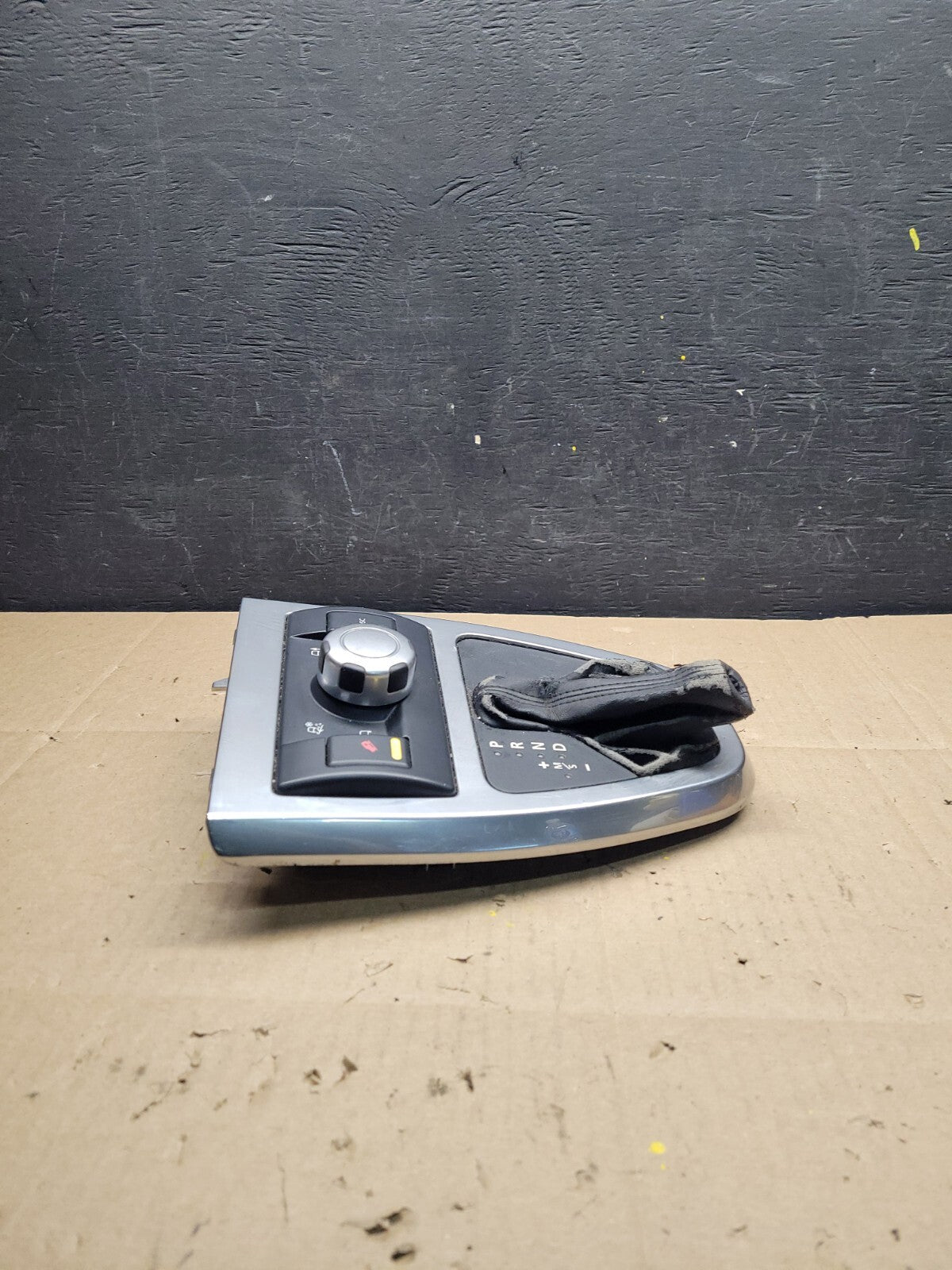2007 - 2012 Land Rover LR2 Terrain Traction Switch OEM AT 6H52 14B596 I4977 DG14