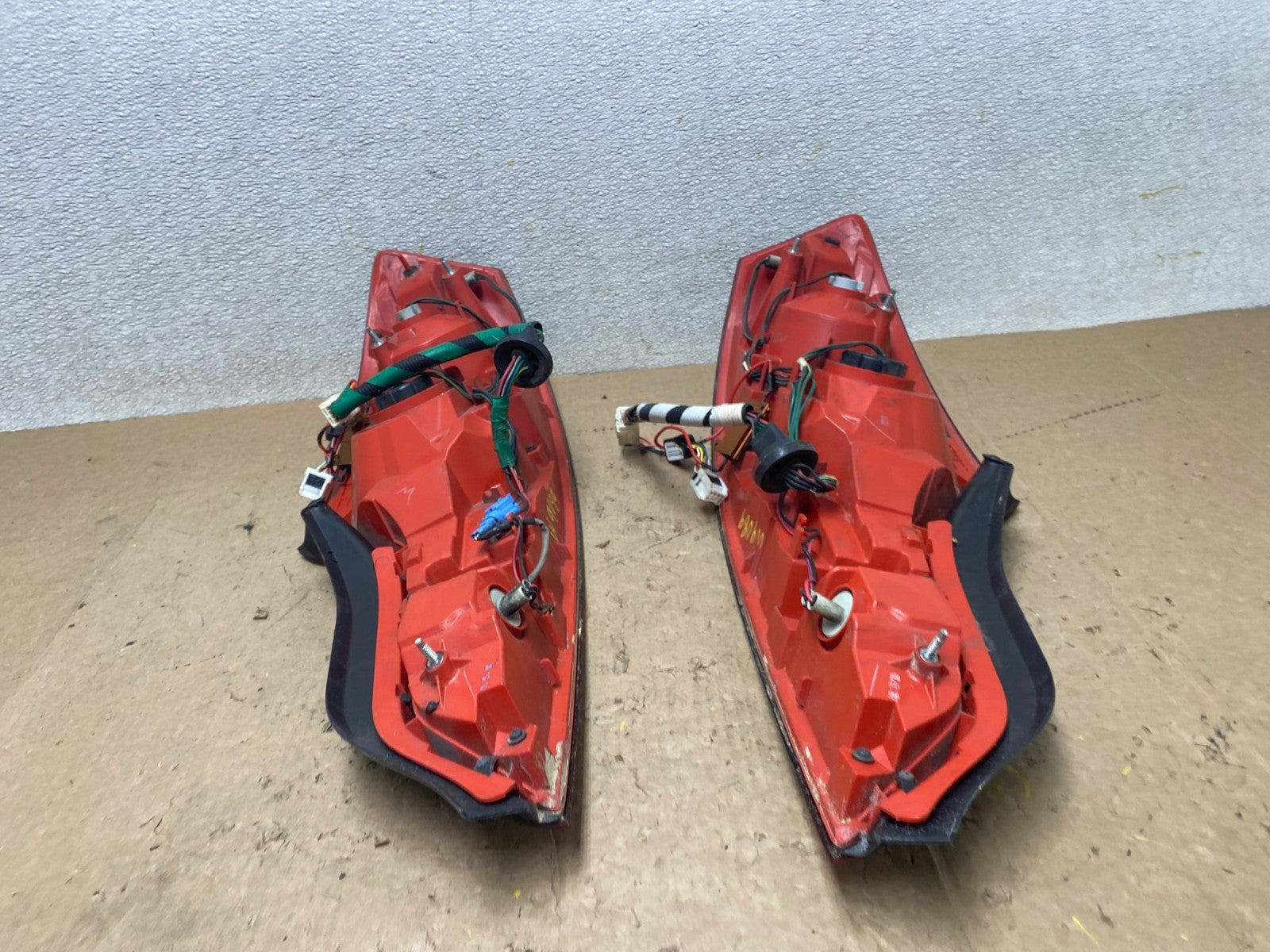 2006 - 2007 Infiniti G35 Coupe Left+Right Outer Tail Lights Oem W9089 DW11