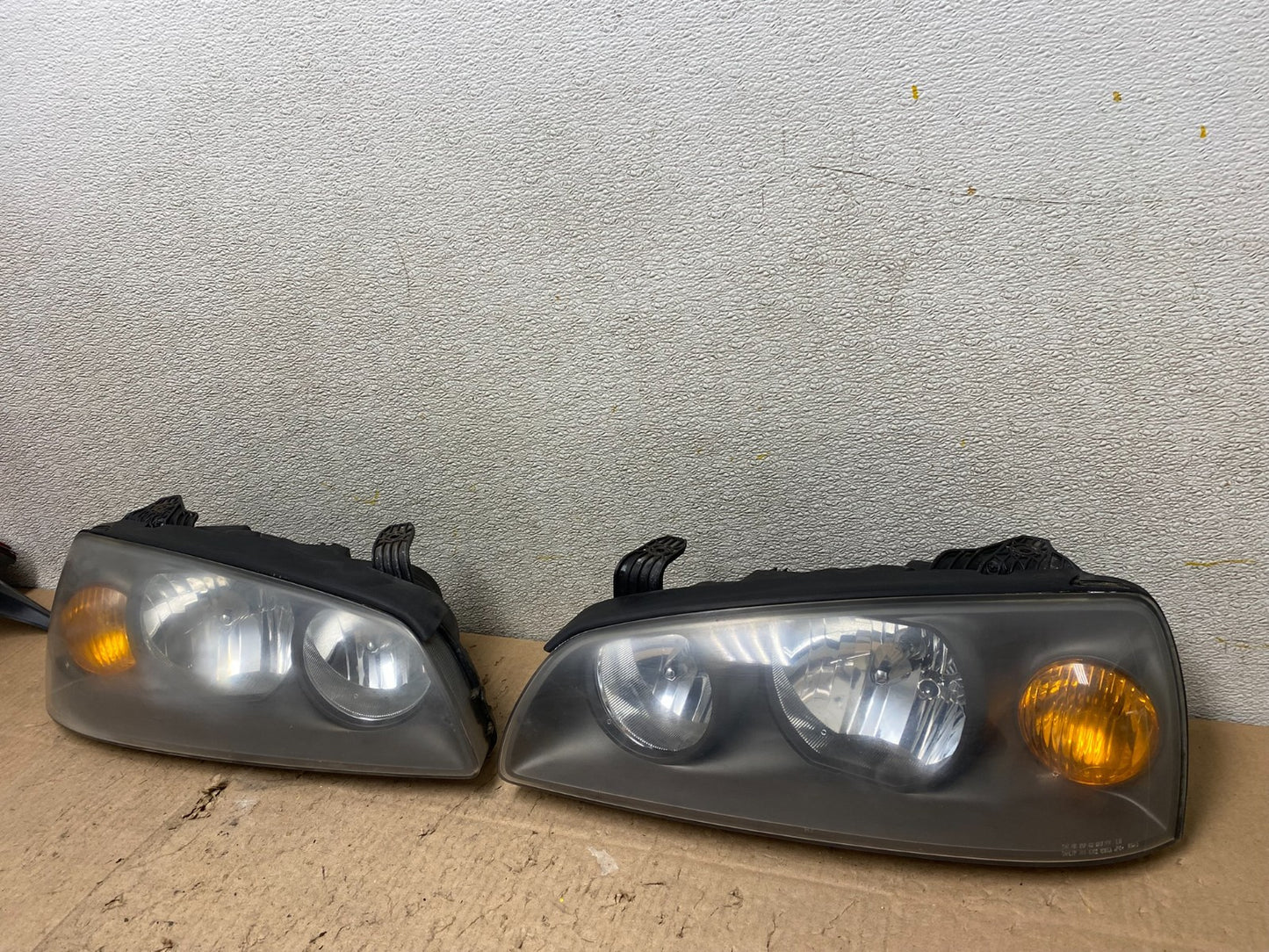 2004 2005 2006 Hyundai Elantra Left+Right Set Halogen Headlights W2771 DW1