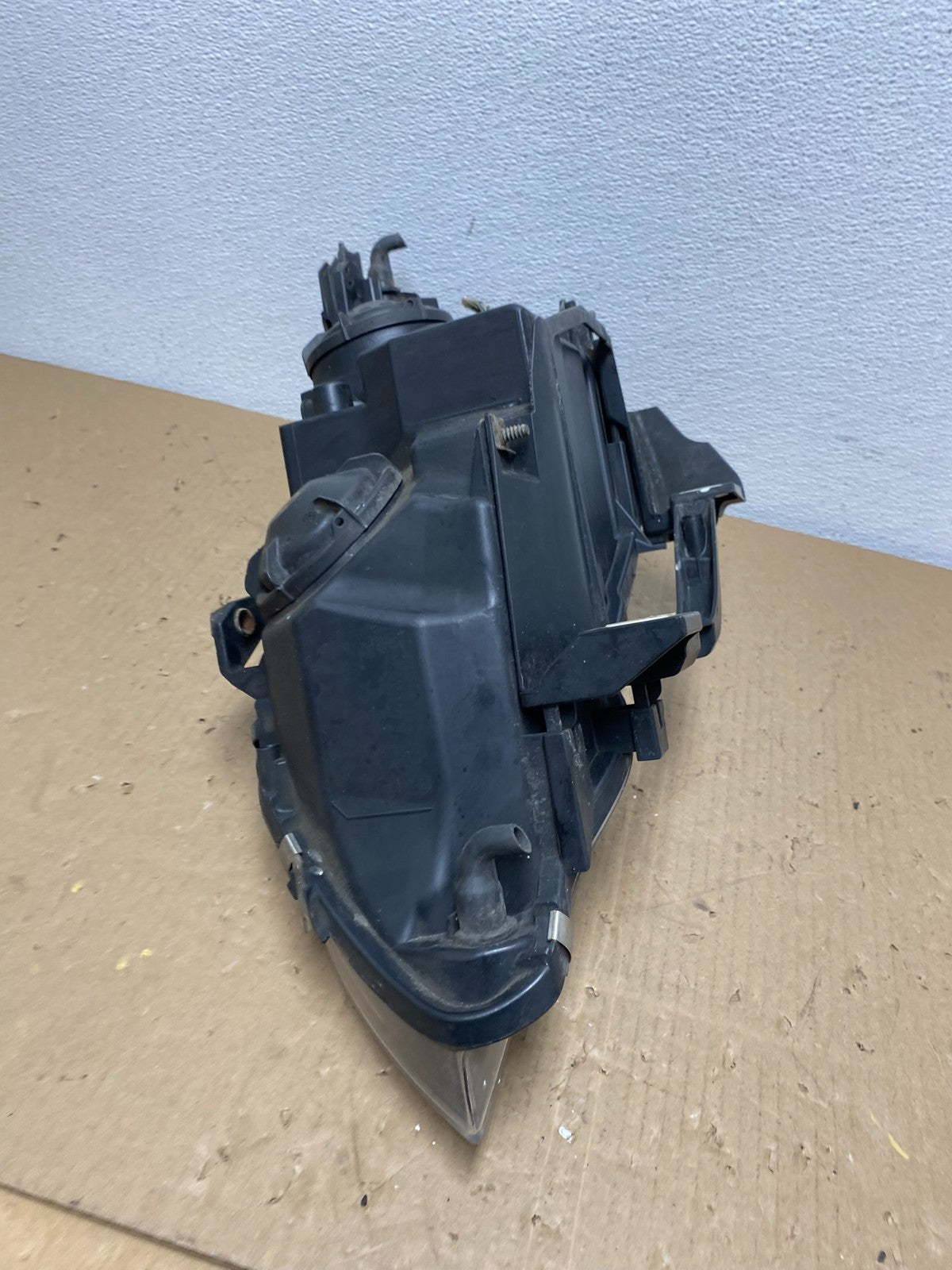 Halogen 2004 -2007 BMW 535i 5 Series Right Passenger Side Headlight AB6658 DW8