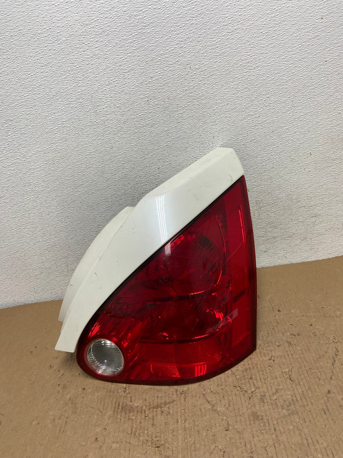 2004 2005 2006 2007 2008 Nissan Maxima Right Passenger Tail Light AD8854 LK0