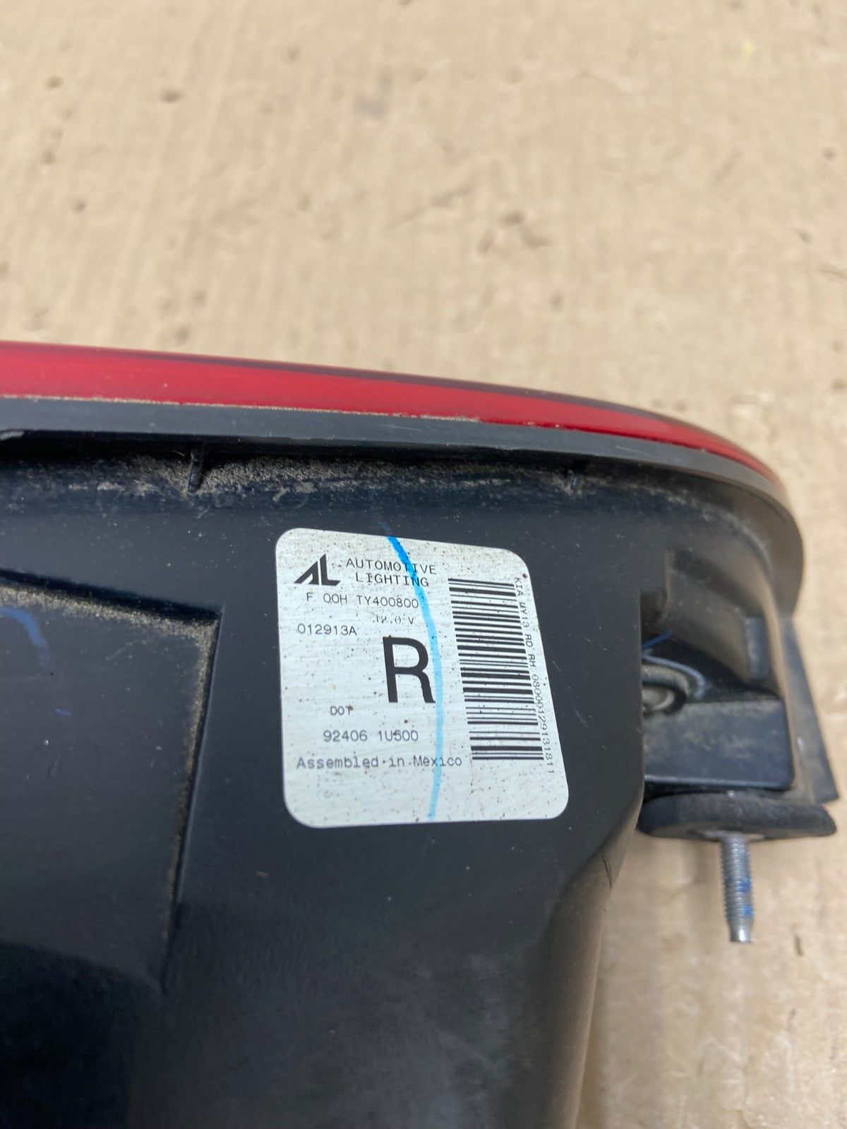 2014 - 2015 Kia Sorento Right Passenger Side Inner Tail Light AE9711 LK6