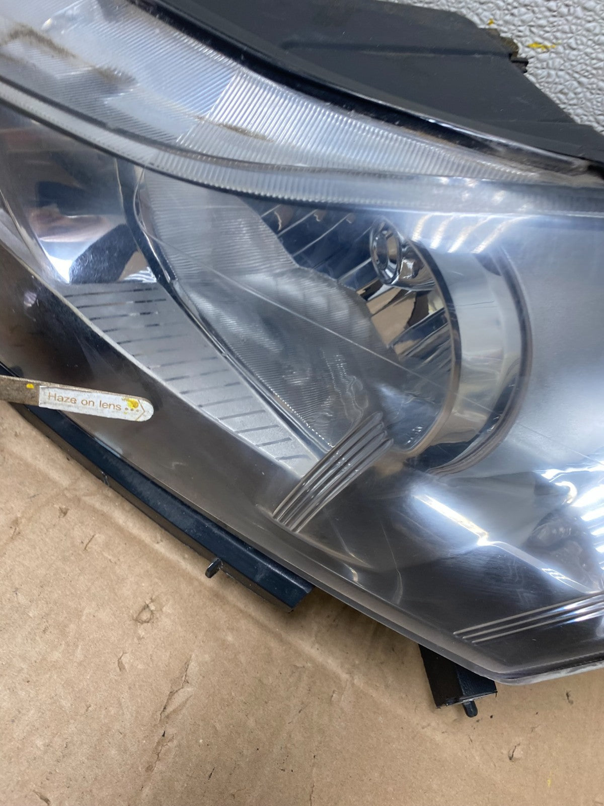2011 to 2015 Chevrolet Cruze Halogen Left+Right Set Headlights W0986 DW6