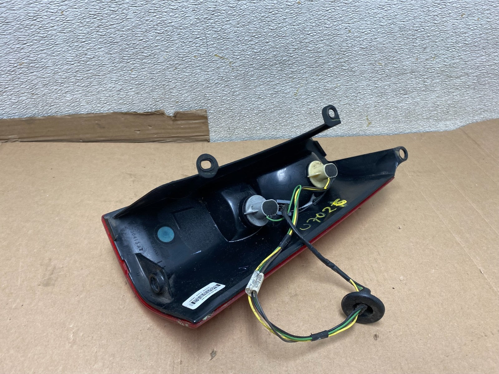 2003 to 2017 Chevrolet Express 1500 Left Driver Side Tail Light U7026 DW4