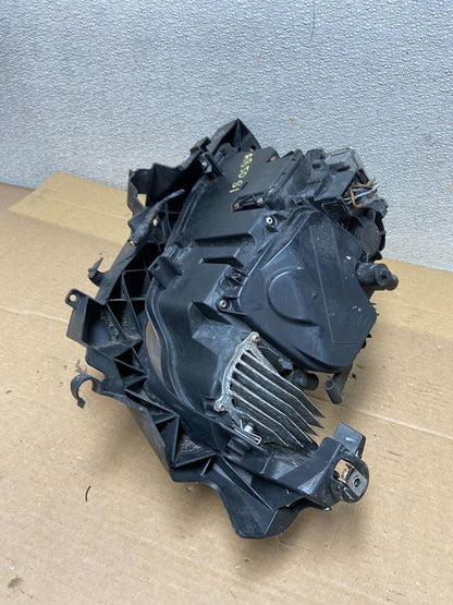 2009-2011 Bmw 3 Series 328i 4/D Sedan Right Passenger Headlight Xenon OEM AB50815