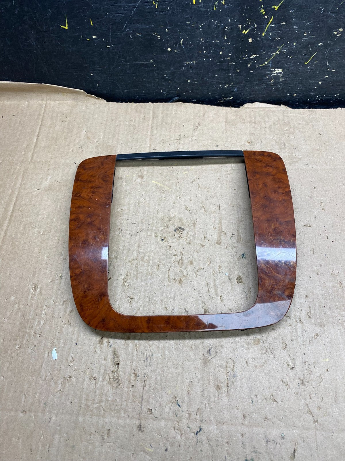 2007-2014 GMC Yukon Tahoe Center Dash Radio Bezel Pedal Traction Trim Z1846 DG0