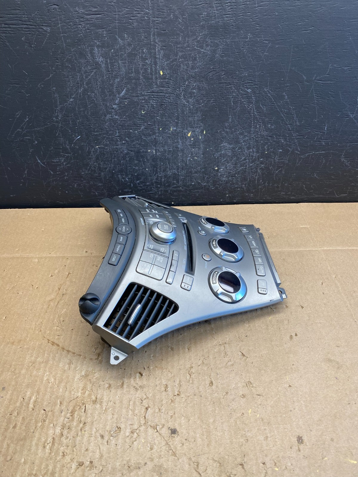 2006-2009 Subaru Tribeca Radio CD Player Climate Control Bezel Panel AC6799 DG1