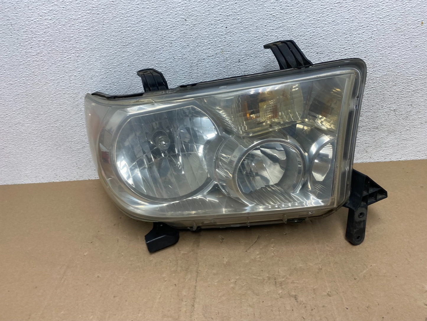 2007 - 2014 Toyota Sequoia Tundra Right Passenger RH Headlight Halogen AE6737 DW0