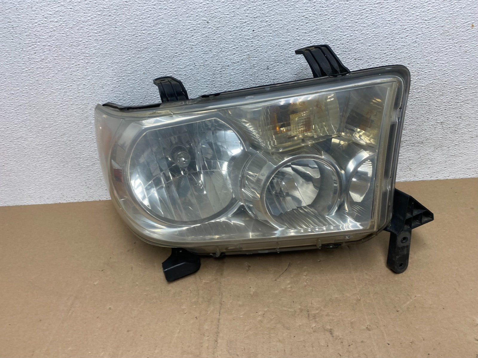 2007 - 2014 Toyota Sequoia Tundra Right Passenger RH Headlight Halogen AE6737 DW0