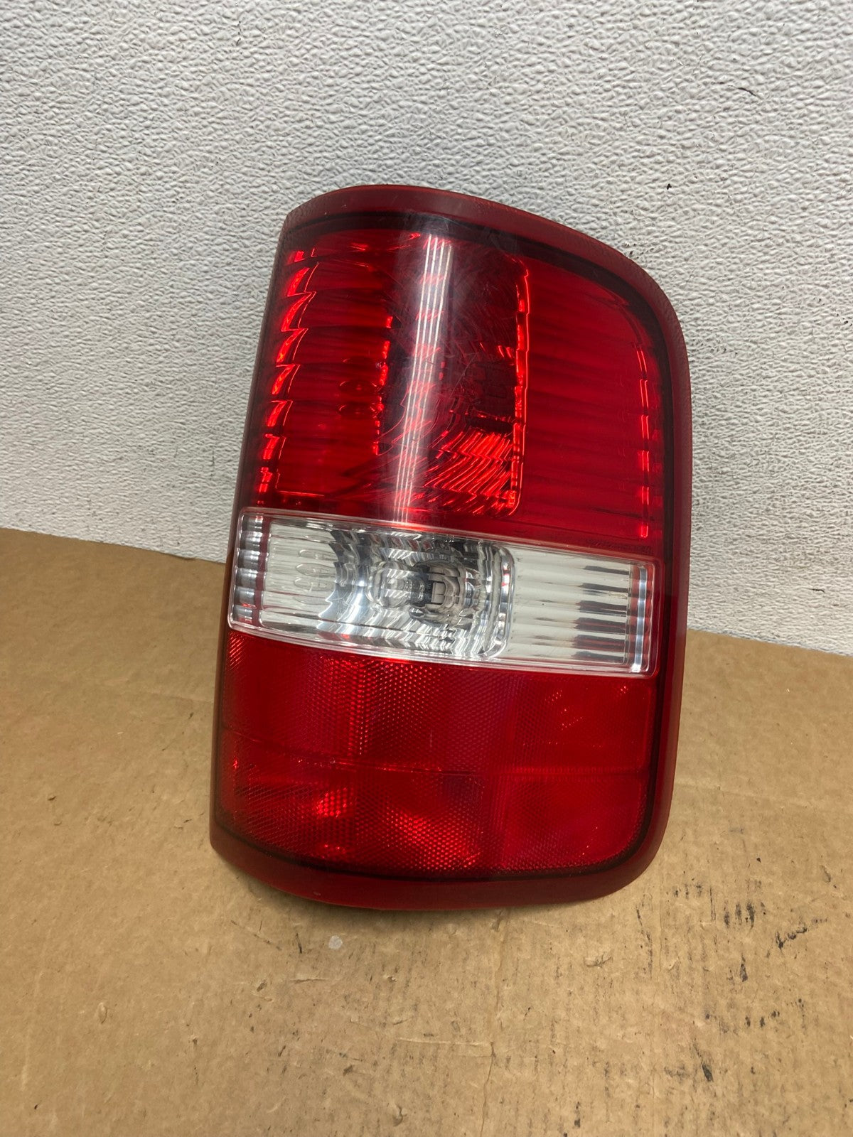 2004 to 2008 Ford F150 F-150 Right Passenger RH Side Tail Light AD4649 LK0