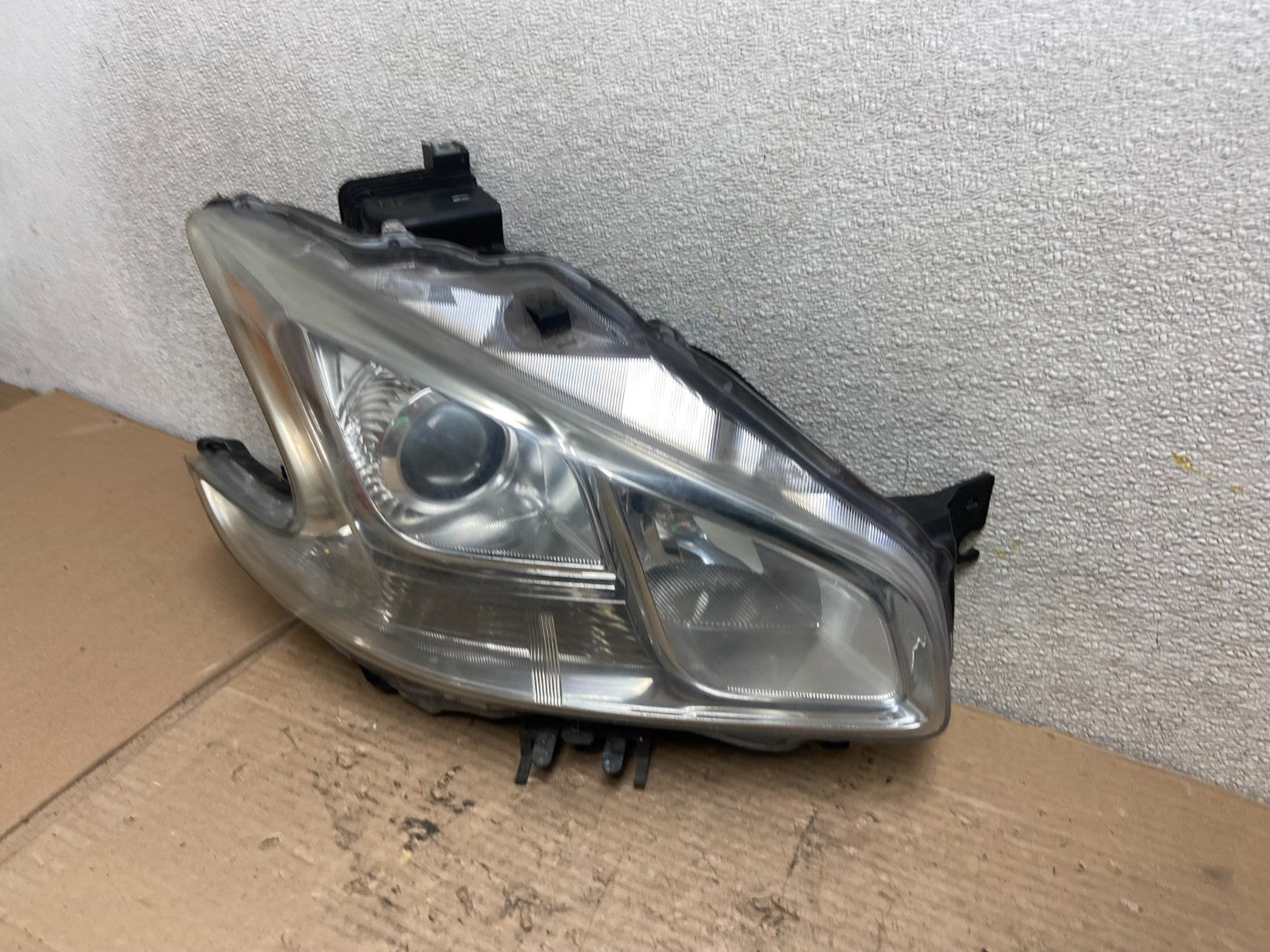 Halogen 2009-2014 Nissan Maxima Right Passenger Headlight AA9627 DW1