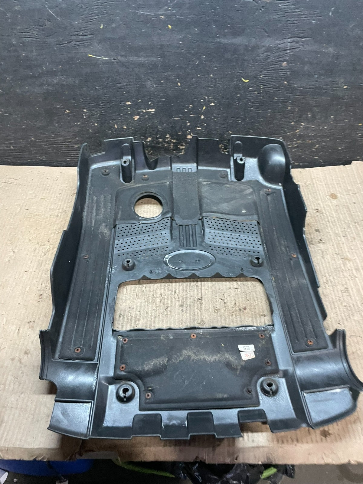 2004 2005 2006 Kia Amanti 3.5L Engine Motor Cover V6 V6822 DG4