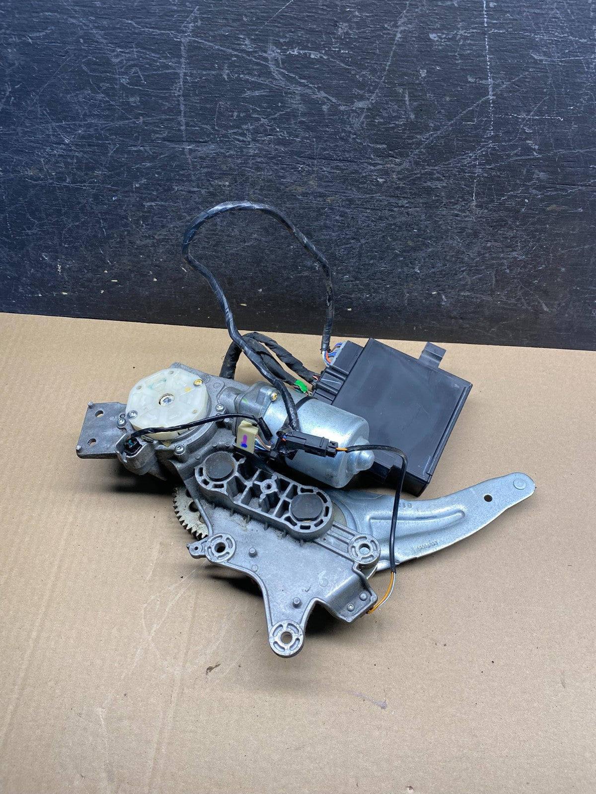 2009-2012 GMC Acadia Power Motor Liftgate Tailgate Control Module AF9297 DG1