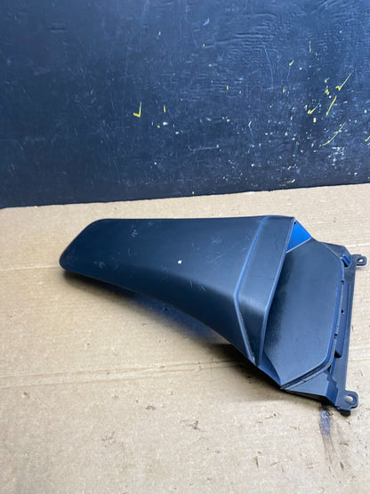2004-2006 Mitsubishi Endeavor Center Dash Display Clock Cover Trim Bezel w9419 D1