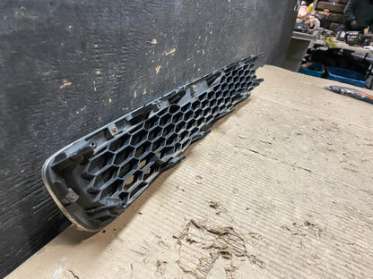 2010 to 2011 Kia Soul Upper Front Upper Engine Radiator Grill Grille V4407 DG5