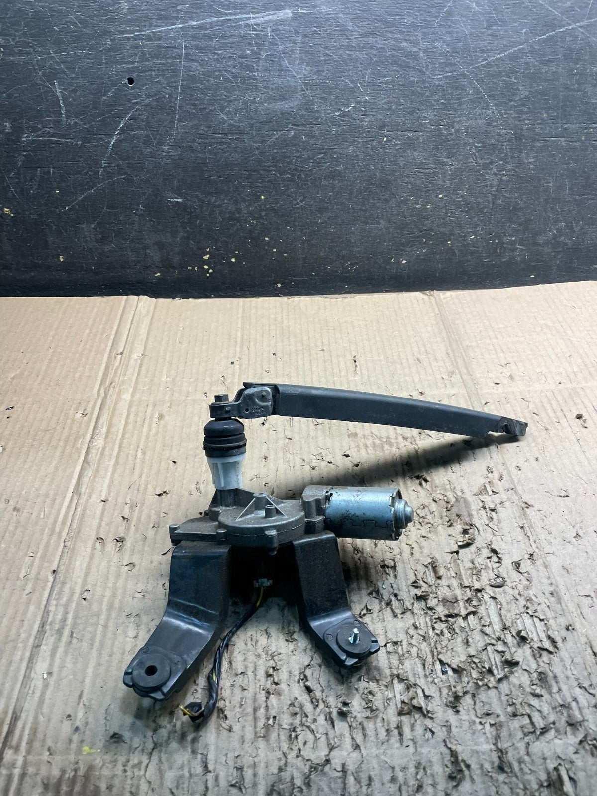 2006-2014 Kia Sedona Entourage Rear Glass Windshield Wiper Motor Y0002 DG1