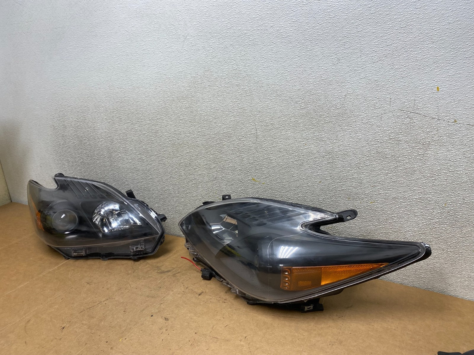 2010 - 2011 Toyota Prius Left+Right Halogen Headlights Aftermarket X5149 DW1