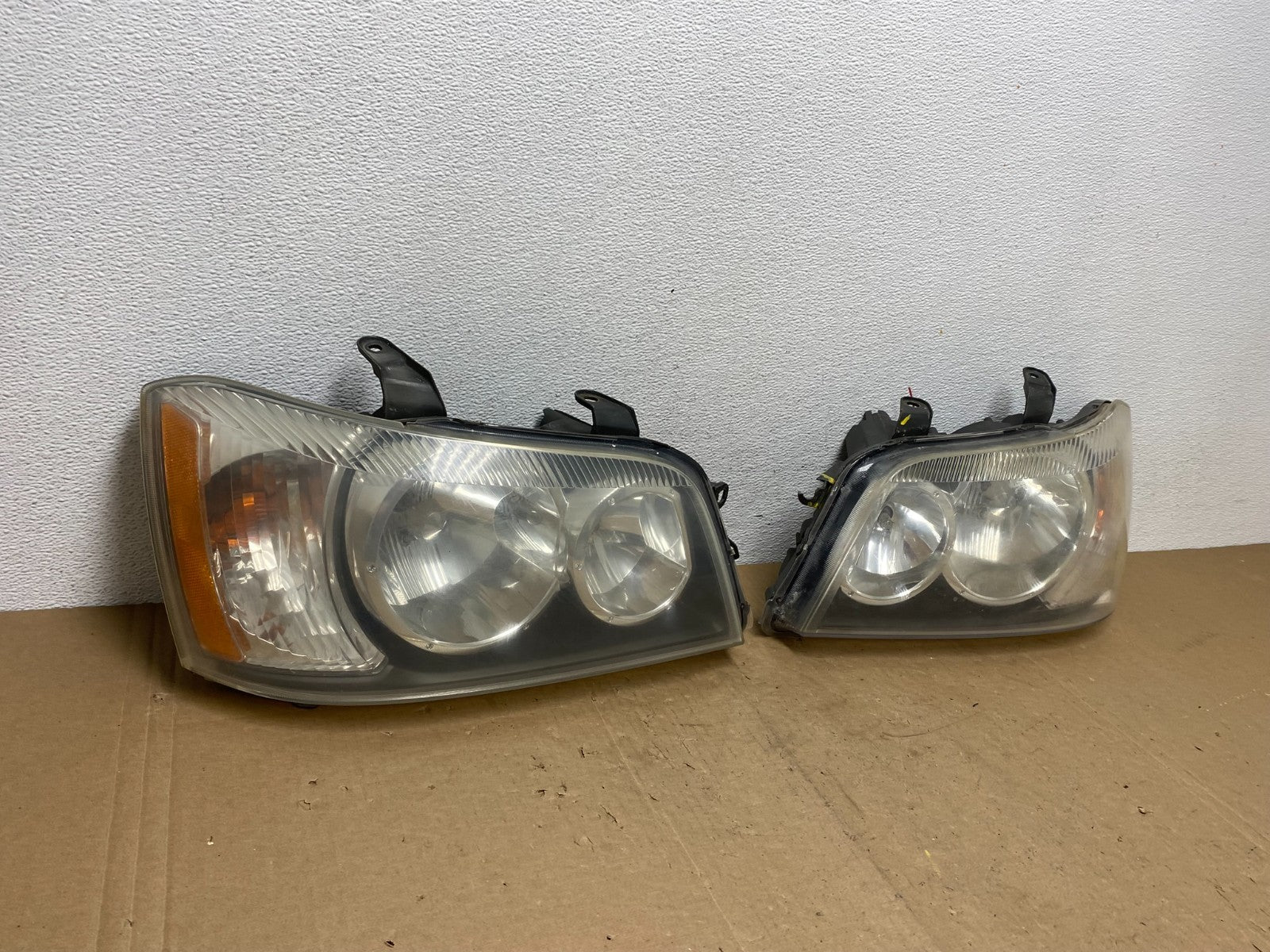2001 2002 2003 Toyota Highlander Headlights Left+Right Side AC5820 DW2