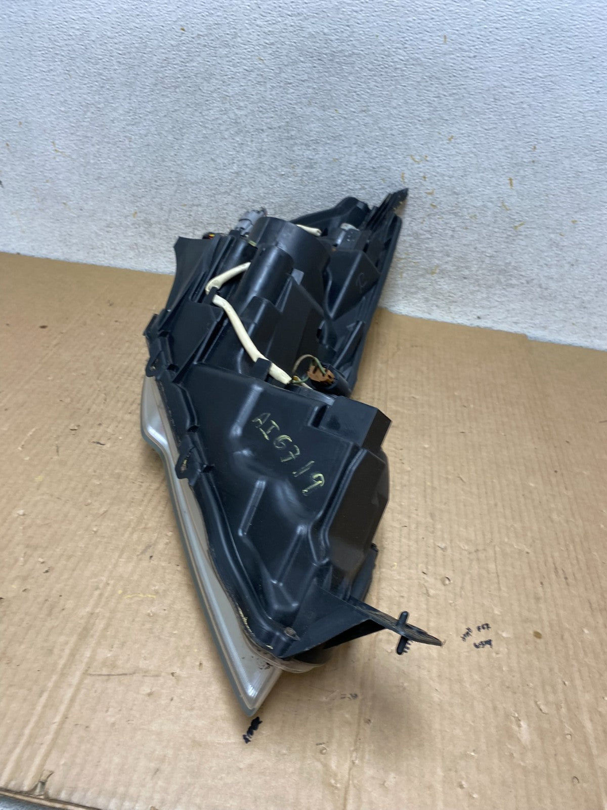 2010 2011 2012 Subaru Legacy Outback Left Driver Halogen Headlight AI6719 DW7