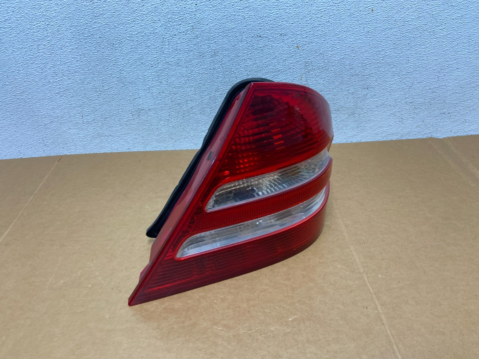 2005-2007 Mercedes-Benz C 230 - W203 C-Class Right Passenger Tail Light AD88922