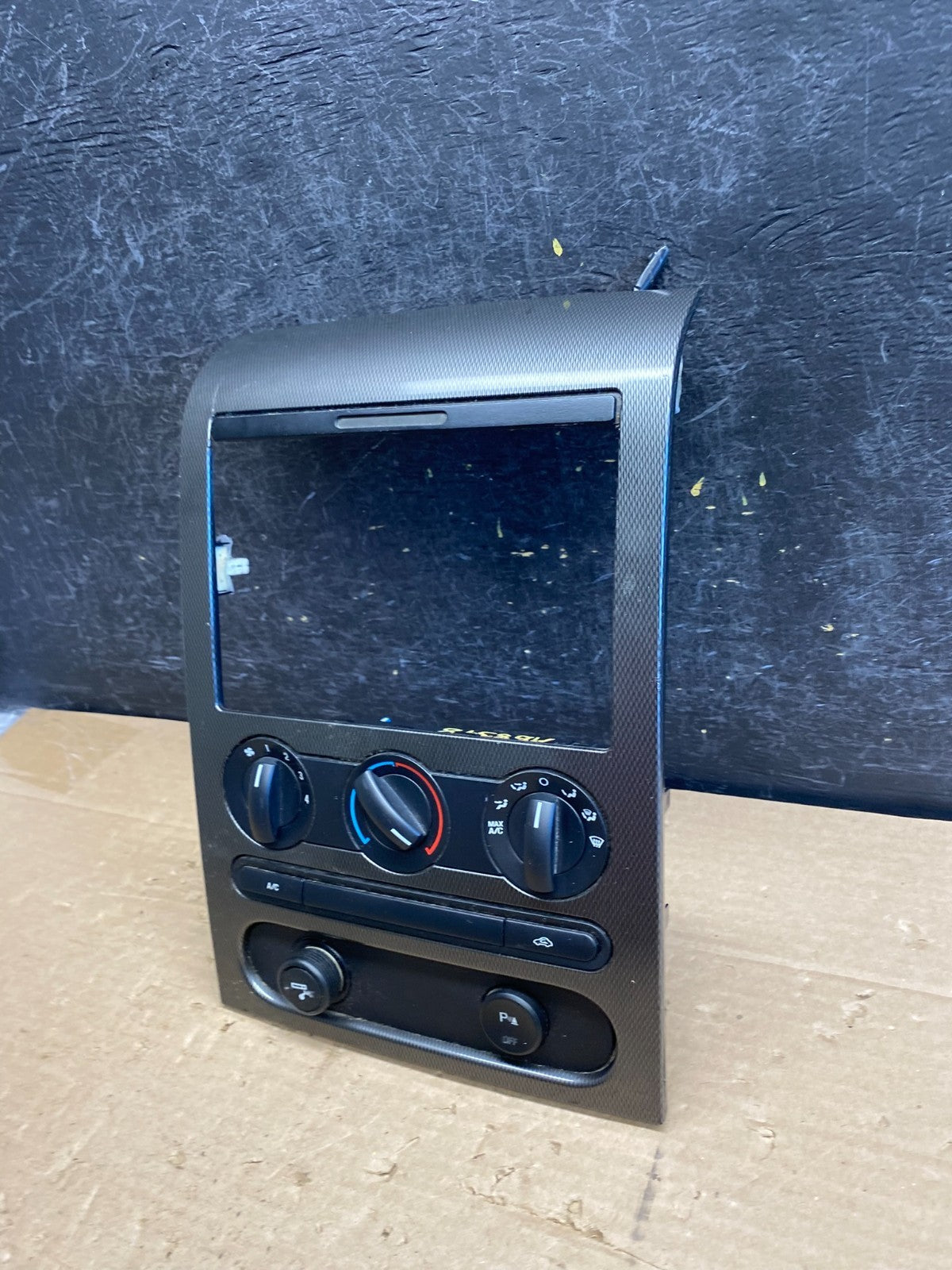 2004 to 2008 Ford F150 Radio Climate Dash Bezel Surround Black ag8378 DG1