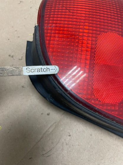 1998 to 1999 Hyundai Accent Hatchback Right Passenger RH Tail Light Oem Q4663 DG3