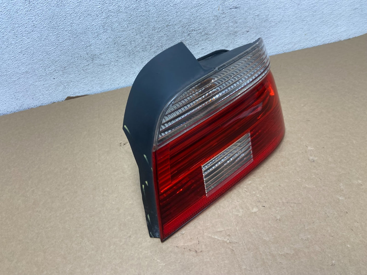 2001- 2003 BMW 5 Series E39 530i Right Passenger Rh Tail Light AF7306 DW2