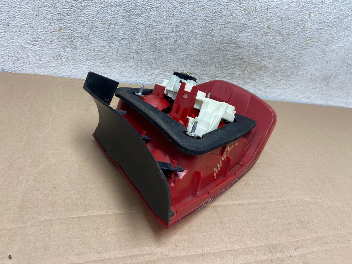 2006 2007 2008 BMW 328i 3 Series Left Driver Lh Side Tail Light AH9302 LK5