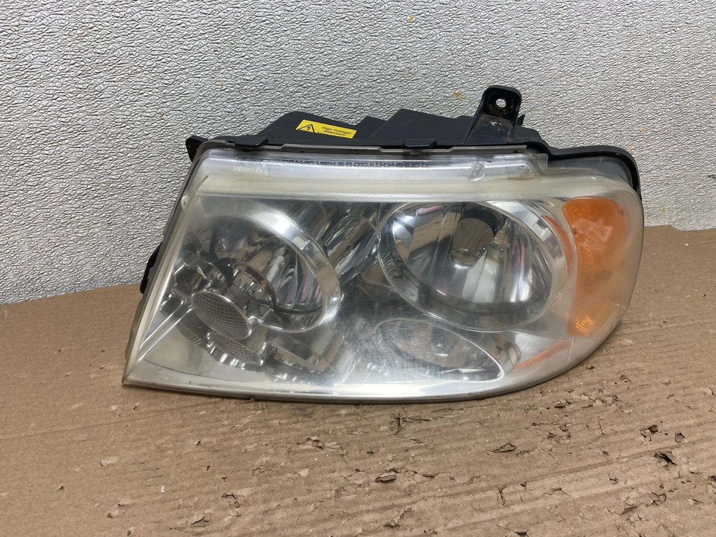 Xenon 2003-2006 Lincoln Navigator Left Driver Side Headlight OEM AB1608 DW0