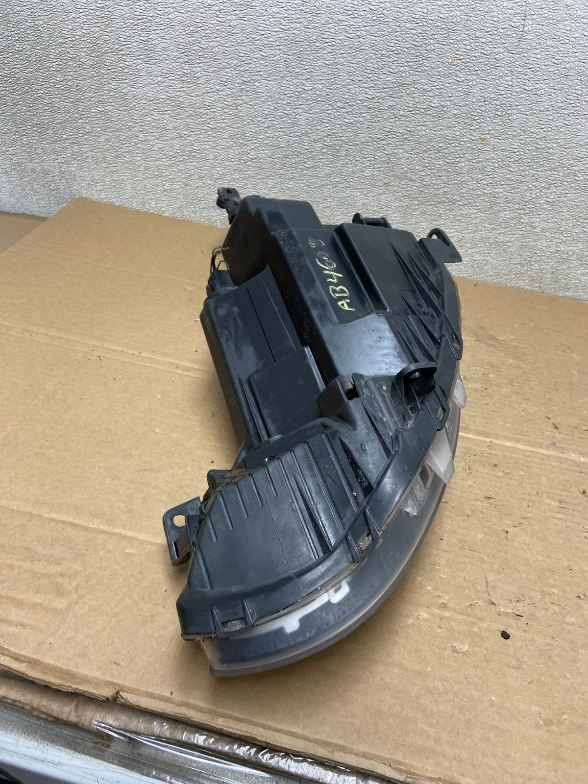 2013 to 2017 Hyundai Accent Right Passenger RH Side Headlight AB4608 DW8