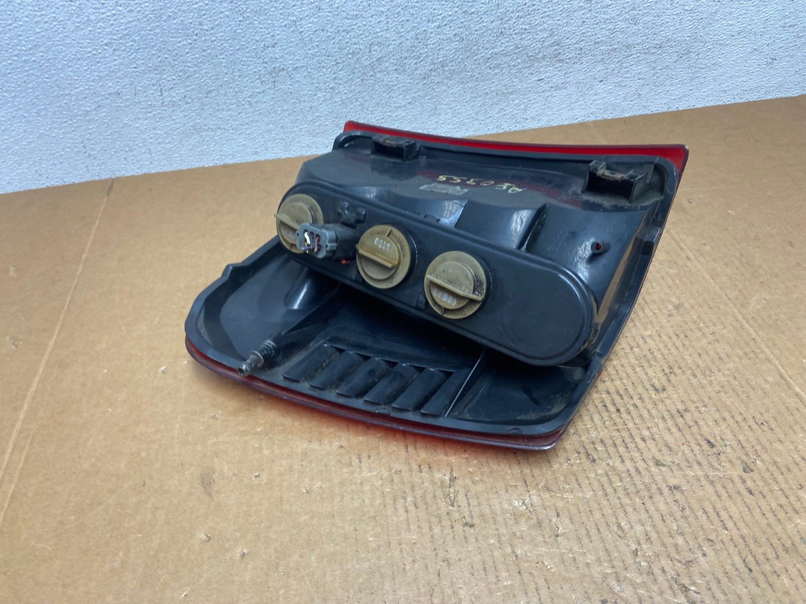 1999-2004 Jeep Grand Cherokee WJ Right Passenger Rh Tail Light AE0355 LK4