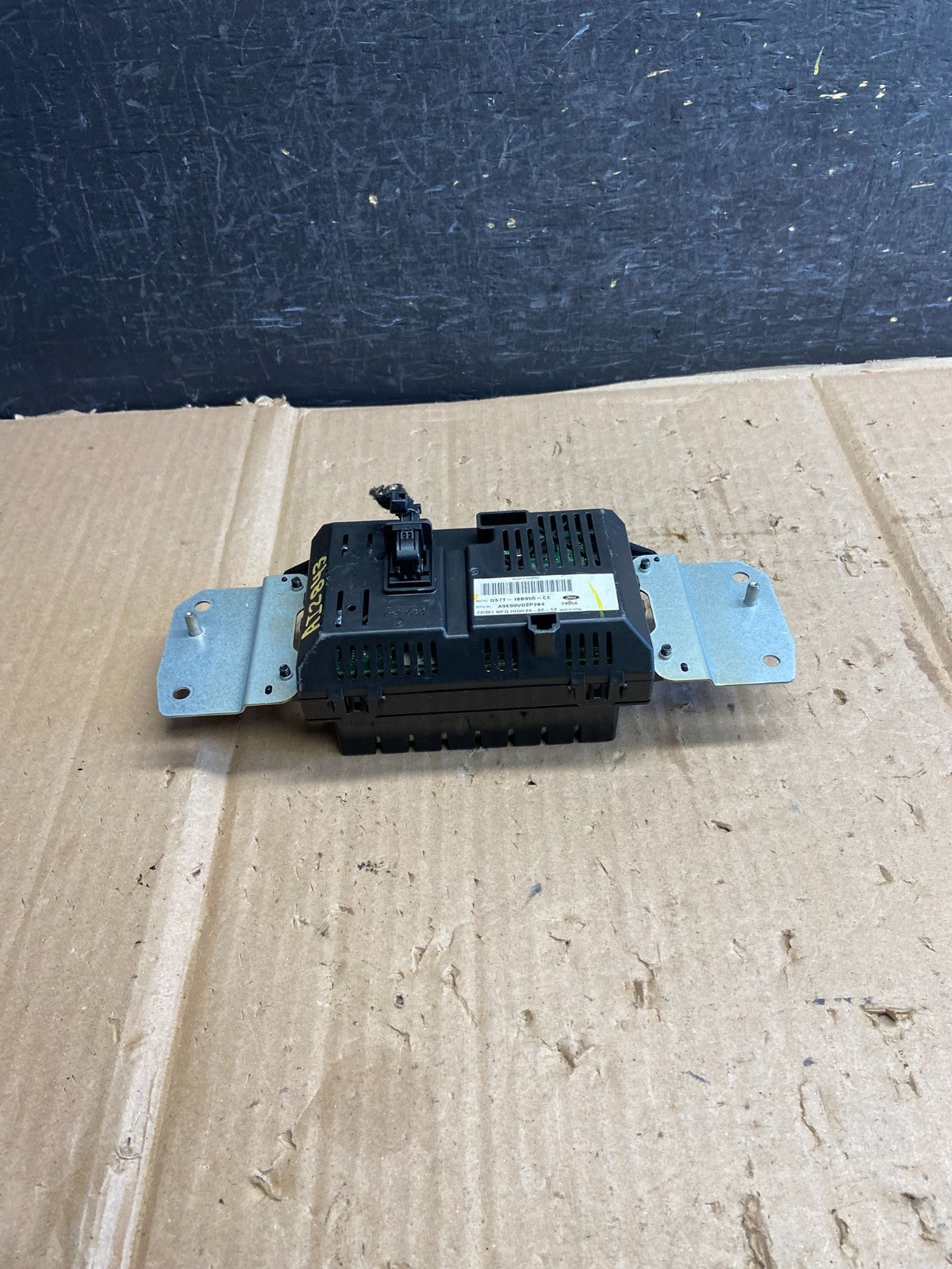 2013 to 2016 Ford Fusion 4.2" Radio Information Display Screen AI2843 DW3