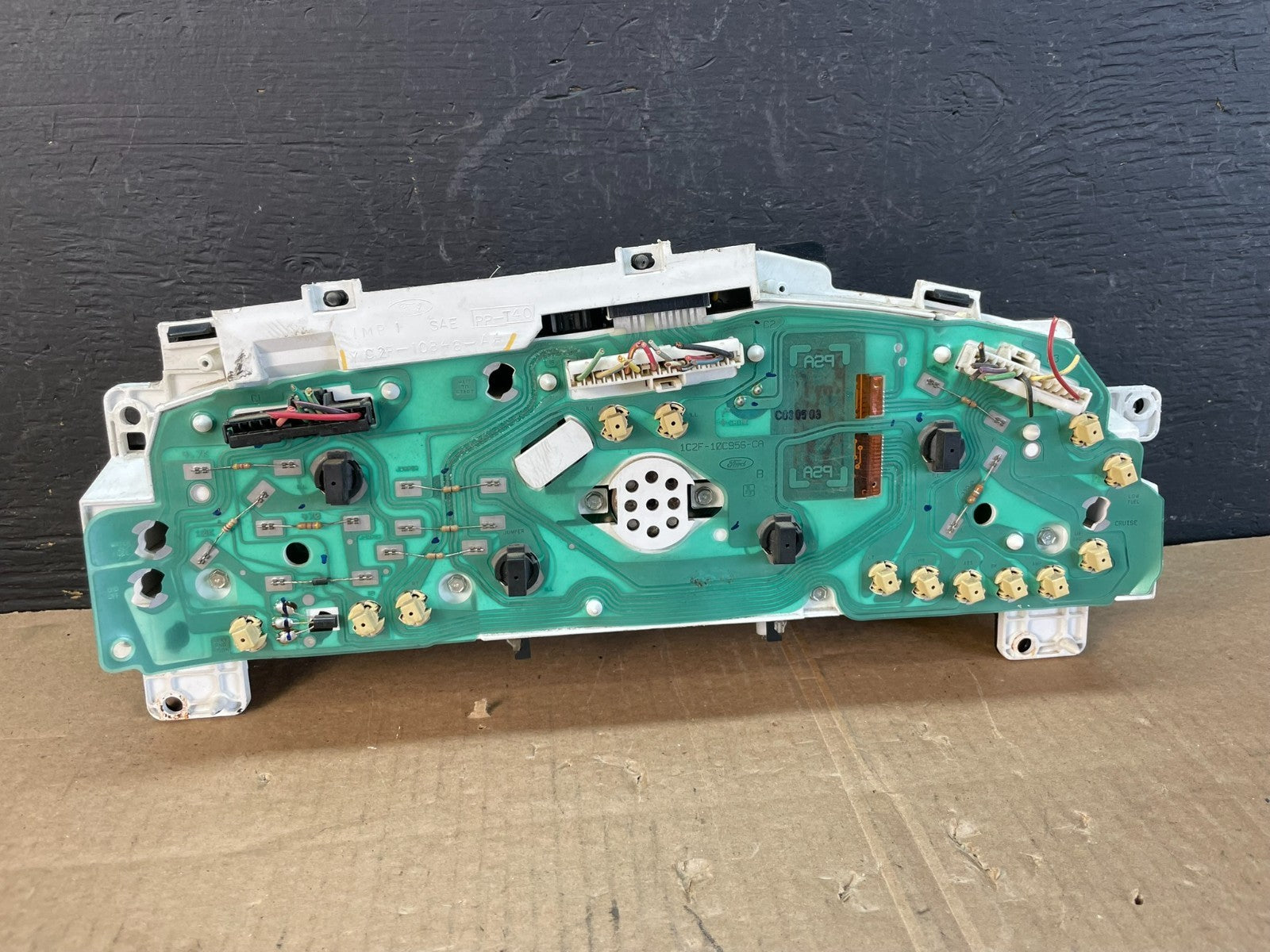 2001-2002 Ford Econoline E250 E350 Van Speedometer Instrument Cluster AC4939 DG5