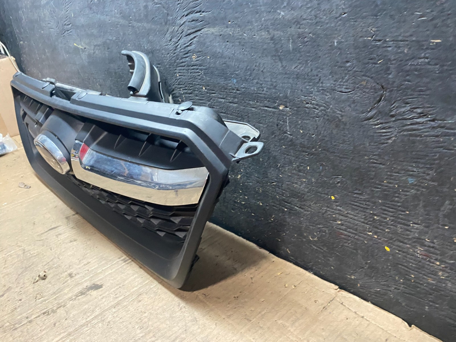 2012-2016 Subaru Impreza Crosstrek Front Upper Grill Grille T4198 DG1