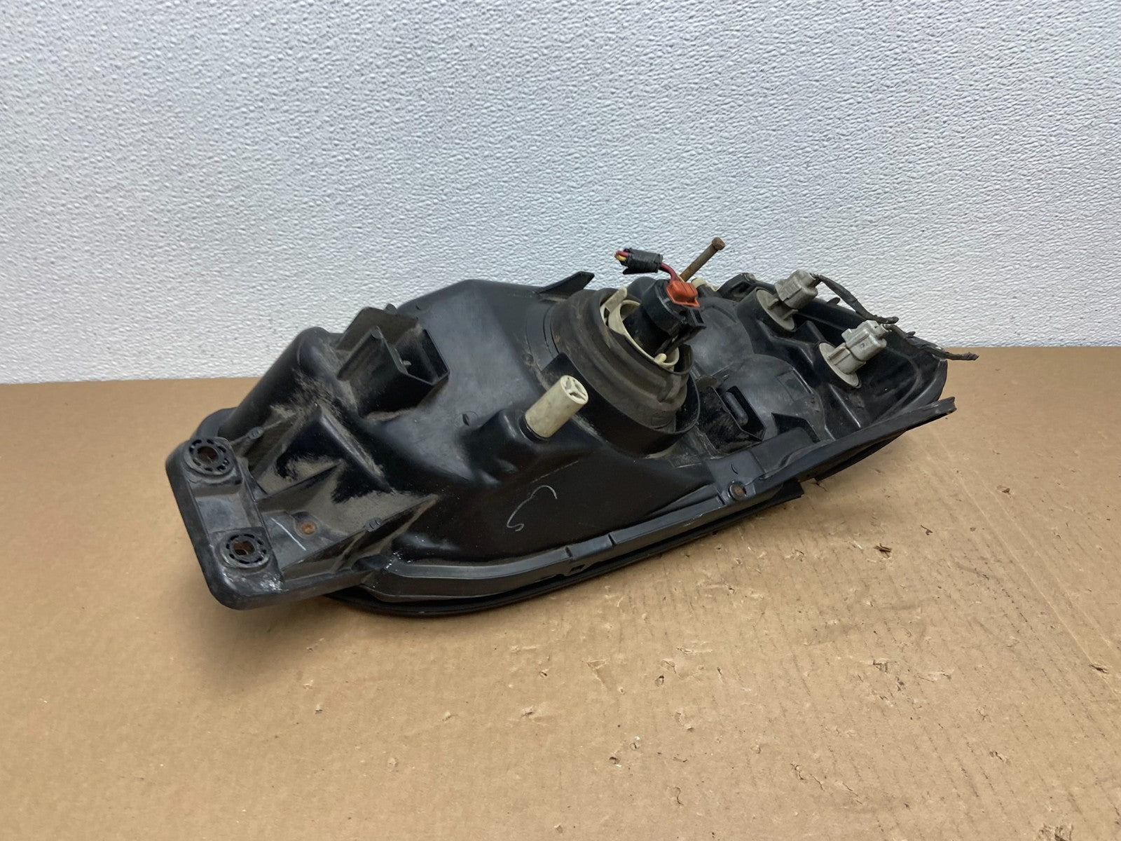 2000 to 2004 Subaru Legacy  Left Driver Lh Headlight Oem AB6536 DG4