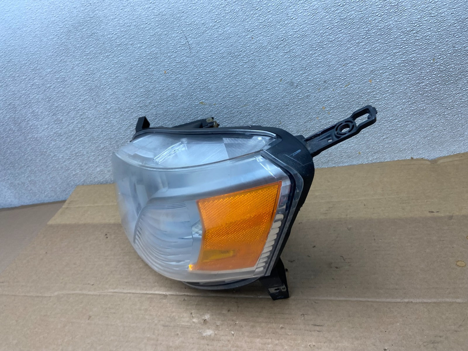 2013 to 2017 Nissan NV200 Left Driver LH Halogen Headlight AB5084 DW1