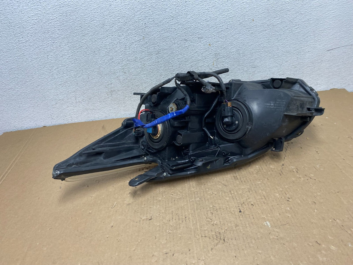 2010 - 2011 Toyota Prius Right Passenger Rh Halogen Headlight AD8124 DW6