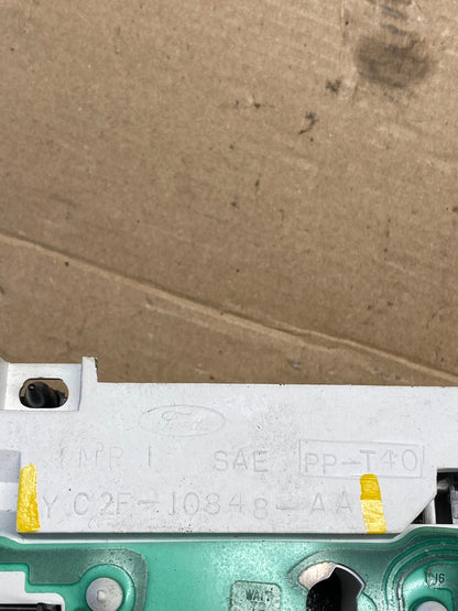 2001 - 2002 Ford Econoline E250 E350 Van Speedometer Instrument Cluster n7462 DG6