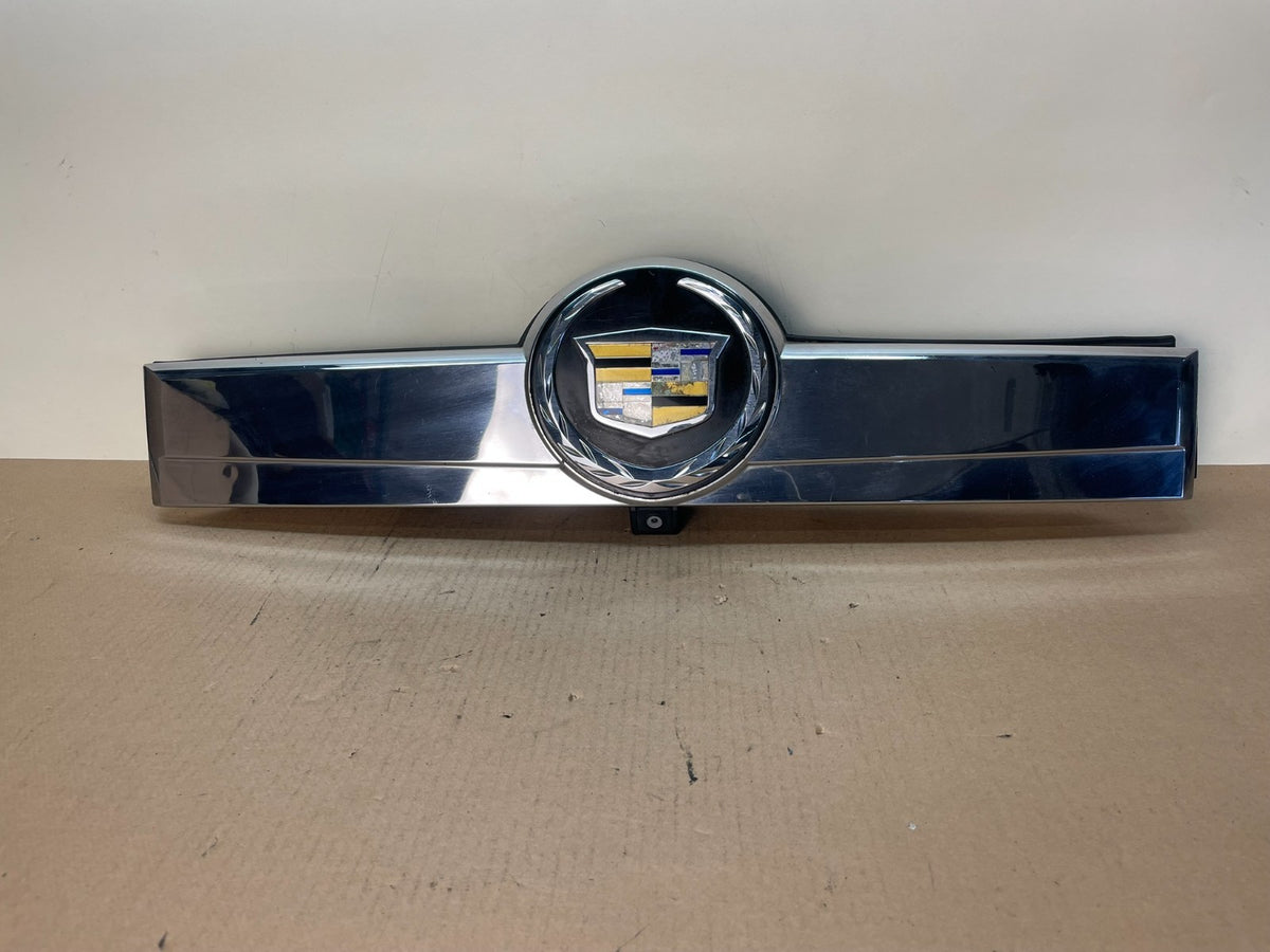 2007 to 2014 Cadillac Escalade Rear Liftgate Trim Molding W/Camera AI4193 DG0